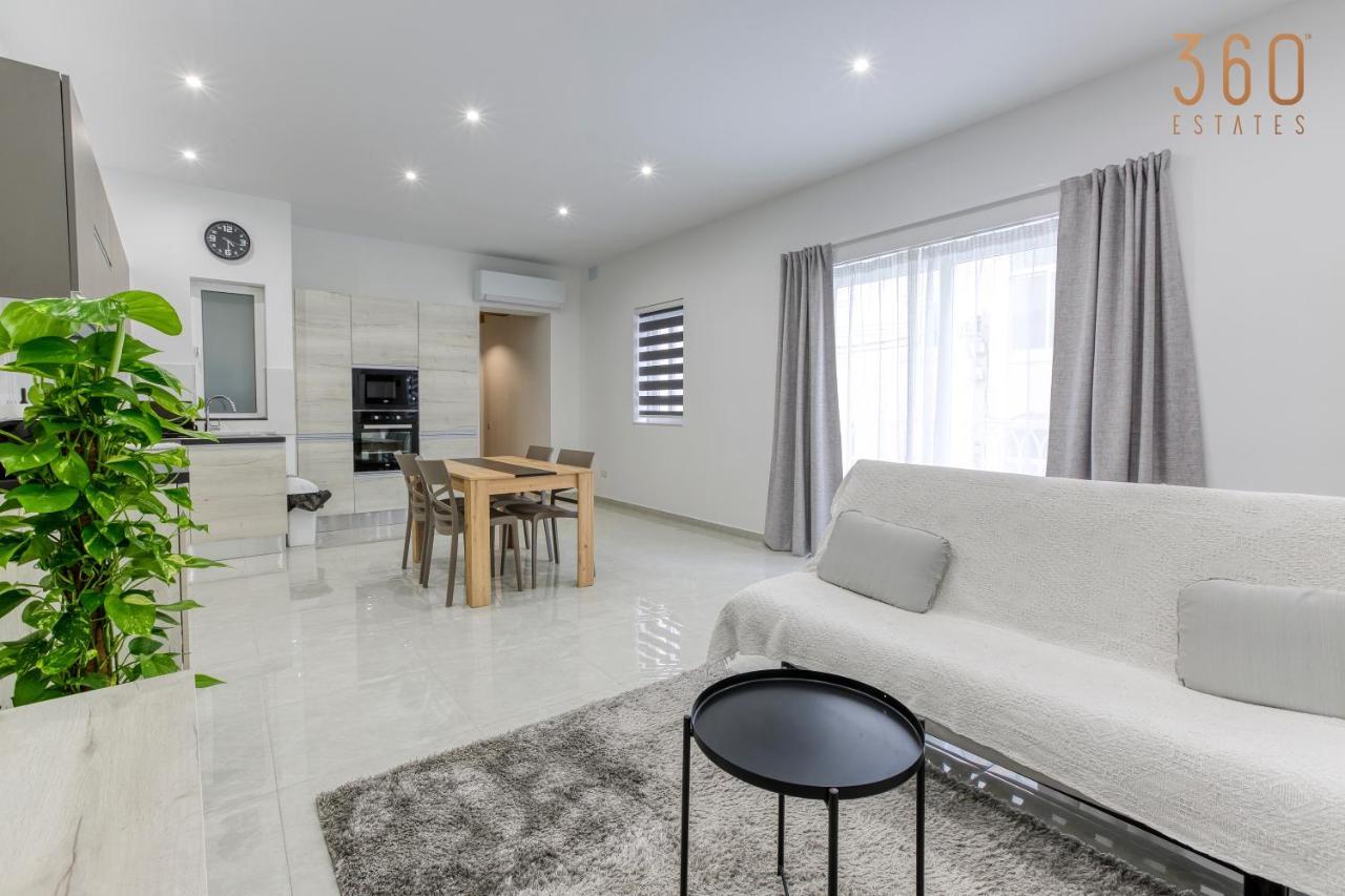 A Lovely 1Br Home With Balcony Just Off The Coast By 360 Estates Saint Julian's Exterior photo